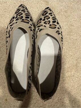 Leopard Print Pointed Toe Ballet Flats - Beige